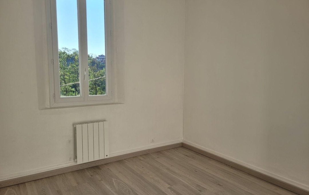 Annonces BOIS D'OINGT : Appartement | SAINT-PIERRE-LA-PALUD (69210) | 50 m2 | 161 000 € 
