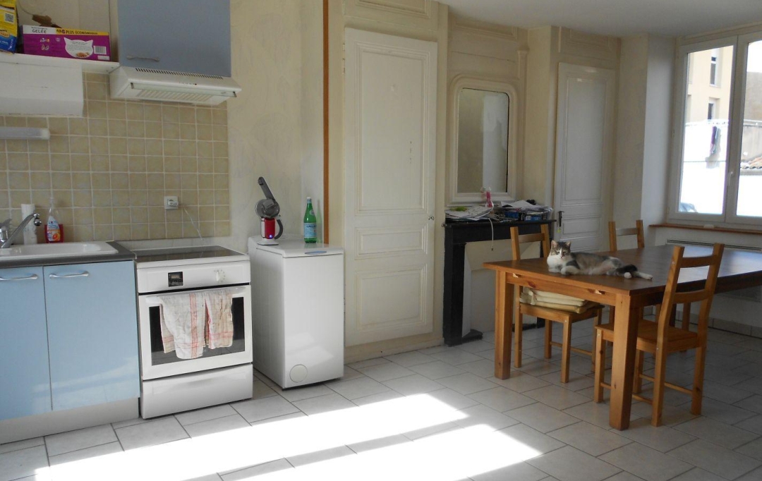Annonces BOIS D'OINGT : Apartment | L'ARBRESLE (69210) | 42 m2 | 120 000 € 
