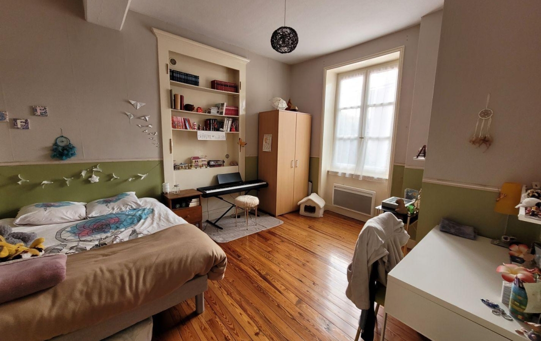 Annonces BOIS D'OINGT : Appartement | L'ARBRESLE (69210) | 83 m2 | 187 000 € 